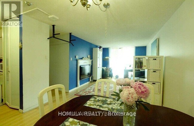 Building Photo - 250 Jarvis St