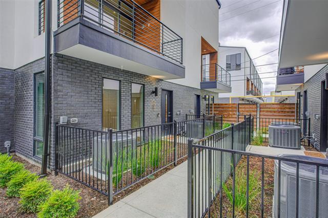 Foto del edificio - 2180 Bennett Ave