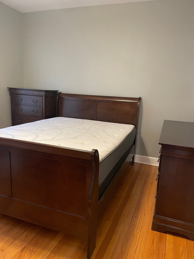 Foto del edificio - 416 E 81st St