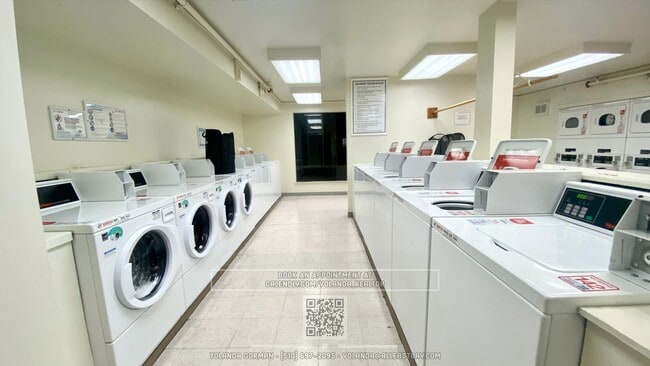 Building Photo - Watergate Garden Condo | 2 Bed, 2 Bath wit...