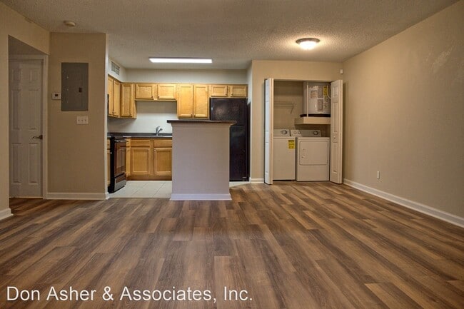 Building Photo - 2 br, 1 bath House - 465 Forestway Circle ...