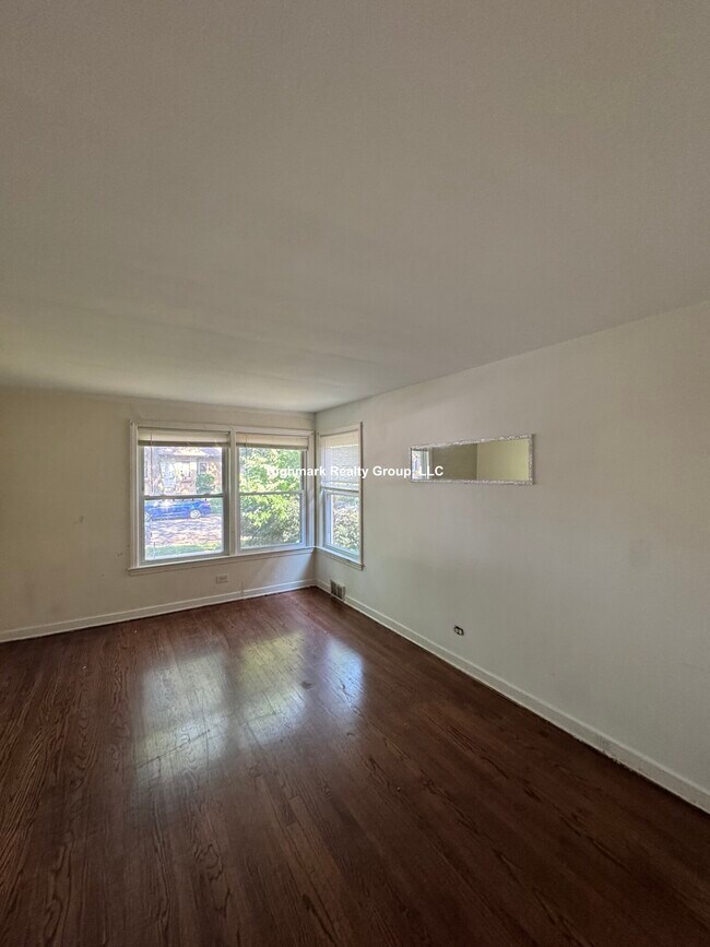 Foto del edificio - 8242 Kilpatrick Ave