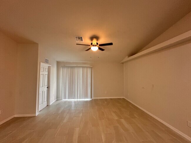 Foto del edificio - 1006 NE 15th Ln