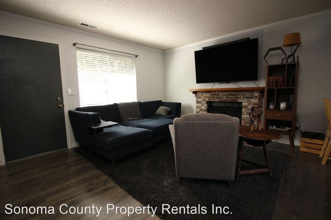 Building Photo - 2 br, 1.5 bath House - 380 Gate Way