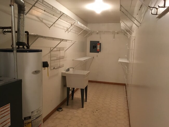 Laundry/Utility Room - 919 Cherry Street