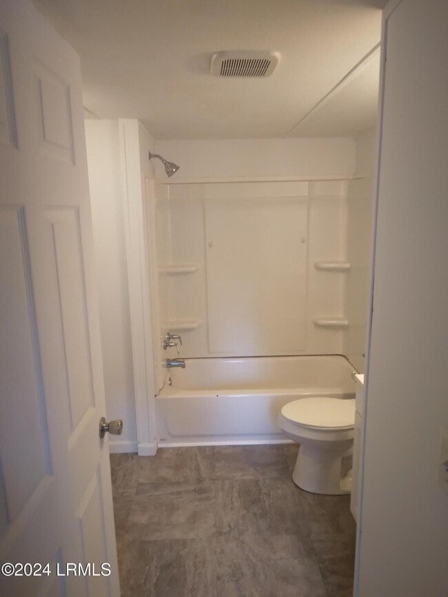 Building Photo - 107 Bonaire Cir S