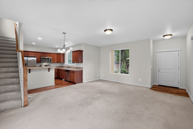 Foto del edificio - 7130 NE Ridge Dr
