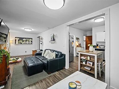 Foto del edificio - 1725 Army Post Rd