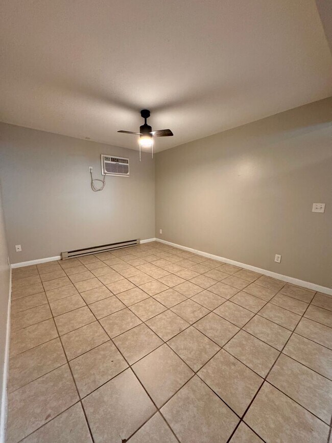 Foto del edificio - 337 Maple Ln