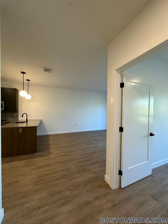 Building Photo - 199 Gardner St