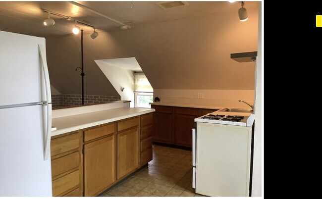 Building Photo - 549 Piermont Ave