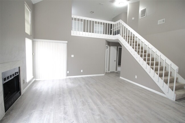 Building Photo - 12323 Guernsey Dr