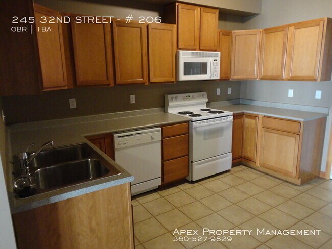 Building Photo - Stoneway Apartments