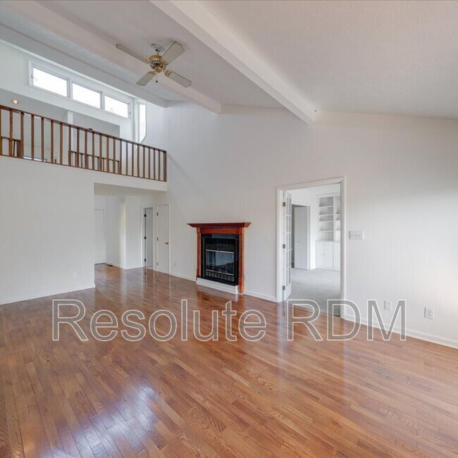 Foto del edificio - 12001 E 300 S