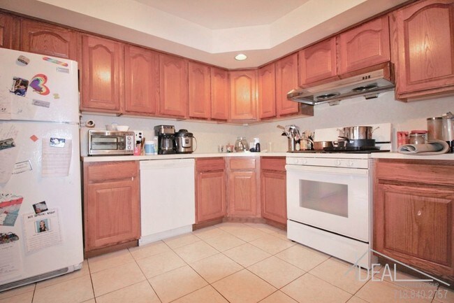 Building Photo - 577 Prospect Avenue #B1R