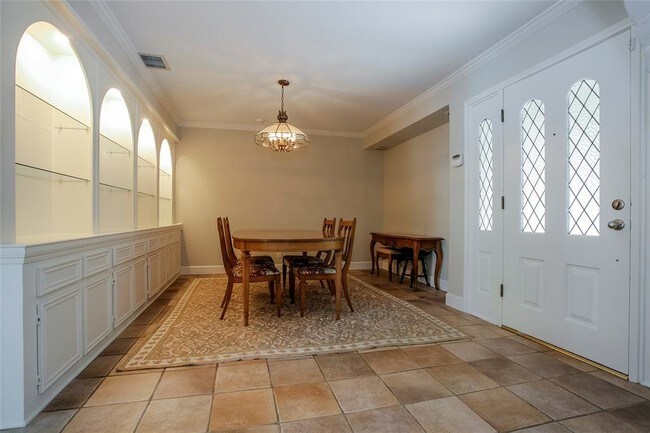 Building Photo - 2607 Tannehill Dr