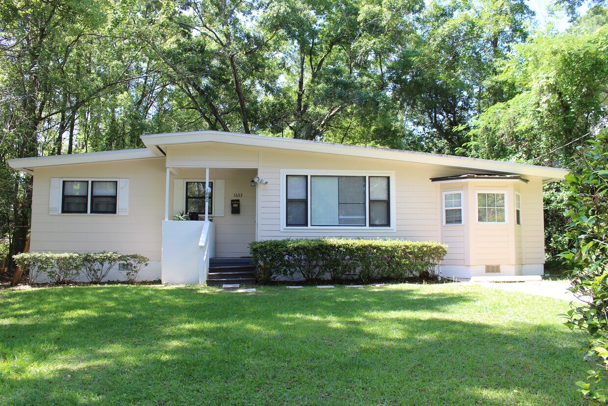 Foto principal - 1653 Mayhew St