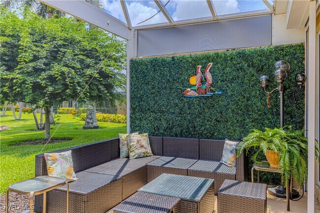 Foto del edificio - 5595 Greenwood Cir