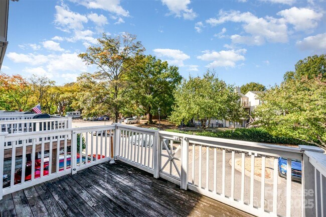 Foto del edificio - 847 Clarkson Mill Ct