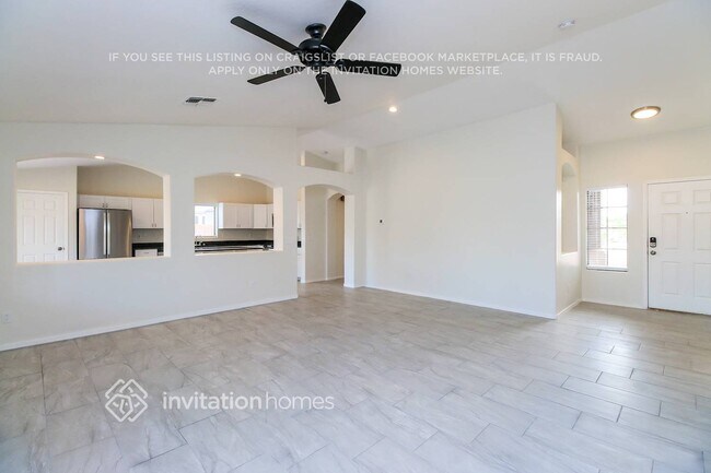 Building Photo - 11240 E Roselle Ave