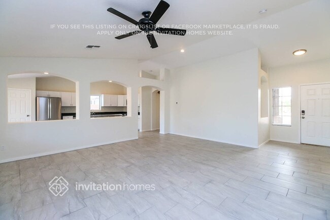 Foto del edificio - 11240 E Roselle Ave