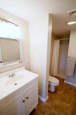 Building Photo - 7 bedroom in Providence RI
