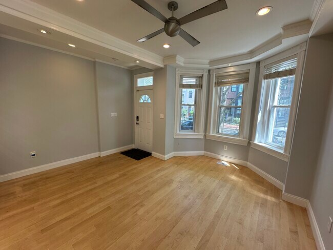 Building Photo - 1604 5th St NW