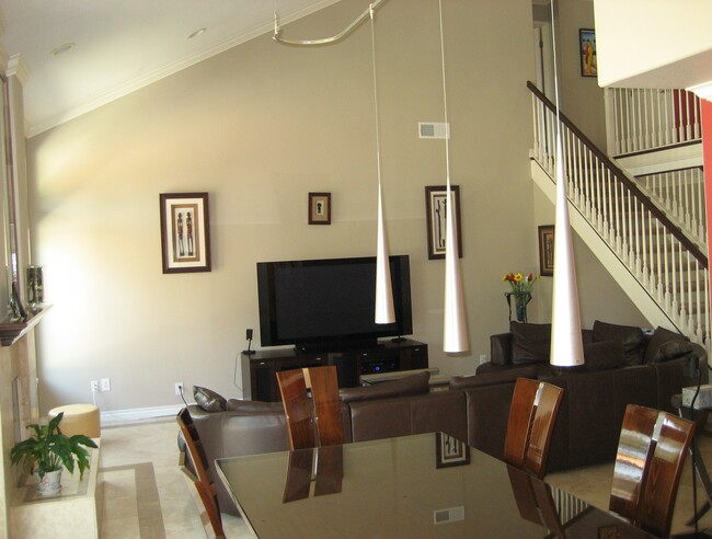 Building Photo - 5921 Bellfield Ln