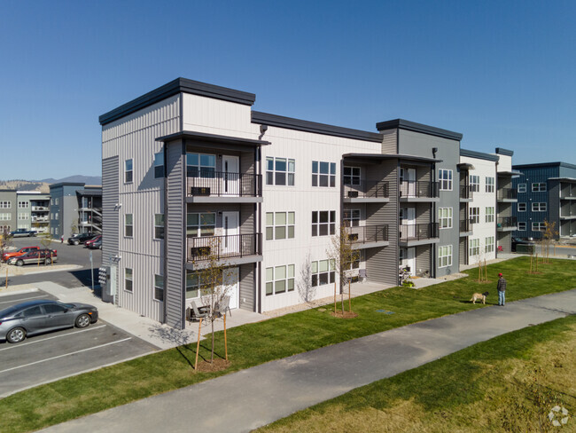 Building Photo - McNett Flats