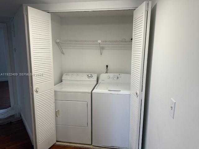 Foto del edificio - 8333 Lake Dr