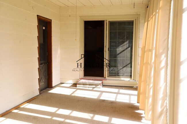 Foto del edificio - 3504 Ogden Ct NE