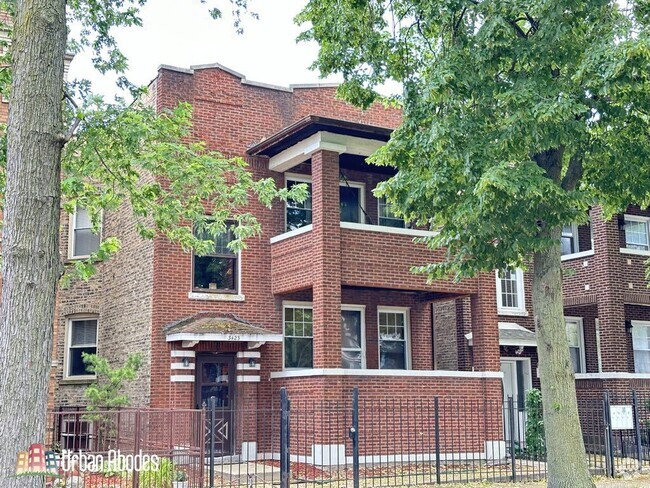 Building Photo - 3423 W Evergreen Ave