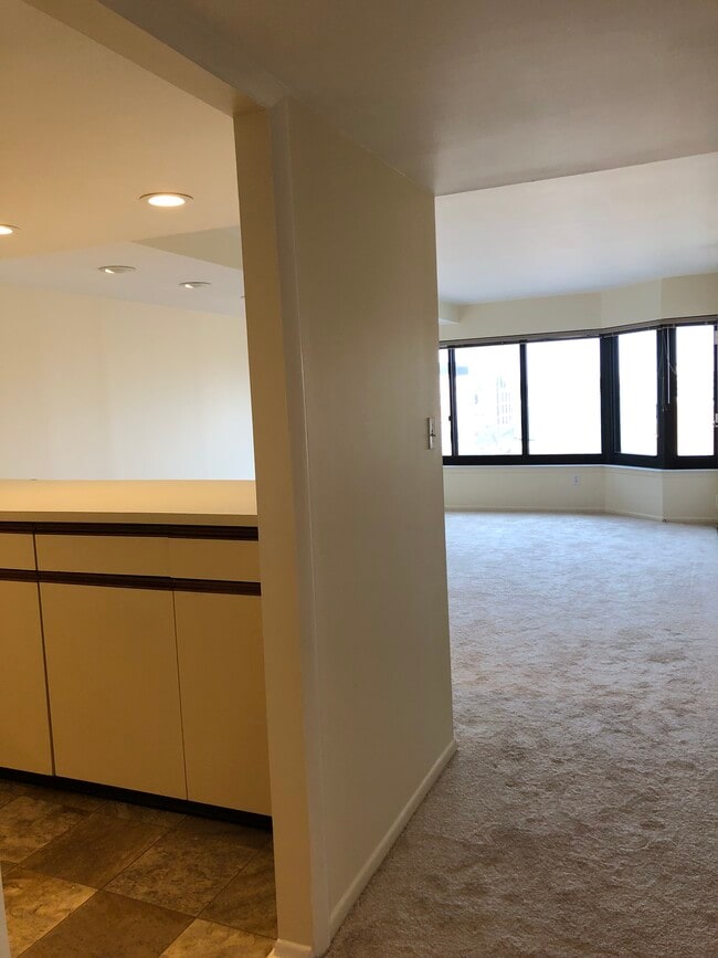 Condo Entrance - 1600 Prince St