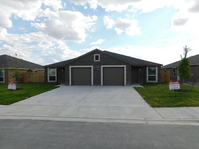 Building Photo - 1517 Justin Lp
