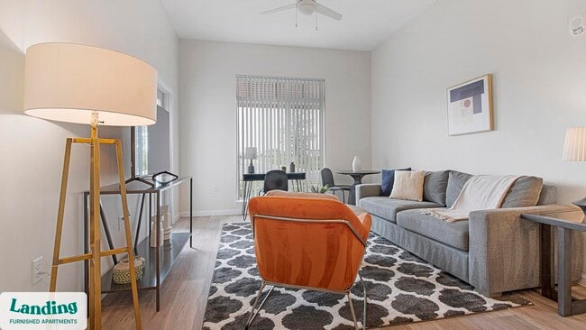 Building Photo - 5256 International Dr