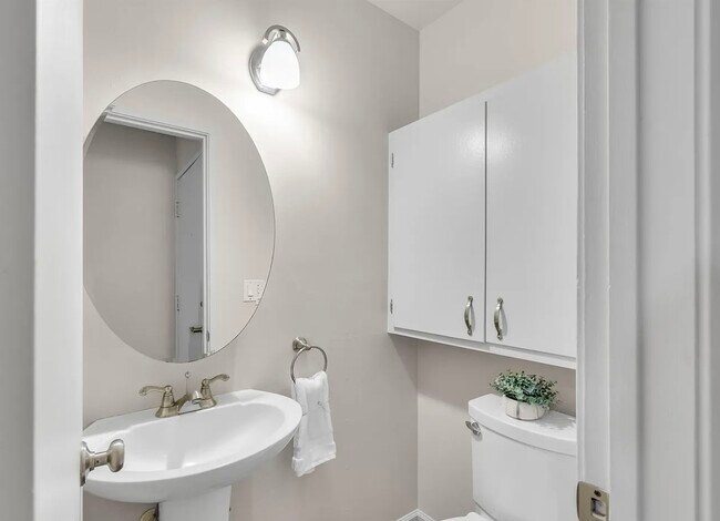 Foto del edificio - 1411 Creekside Dr