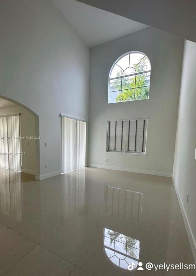 Foto del edificio - 16314 SW 61st Ln