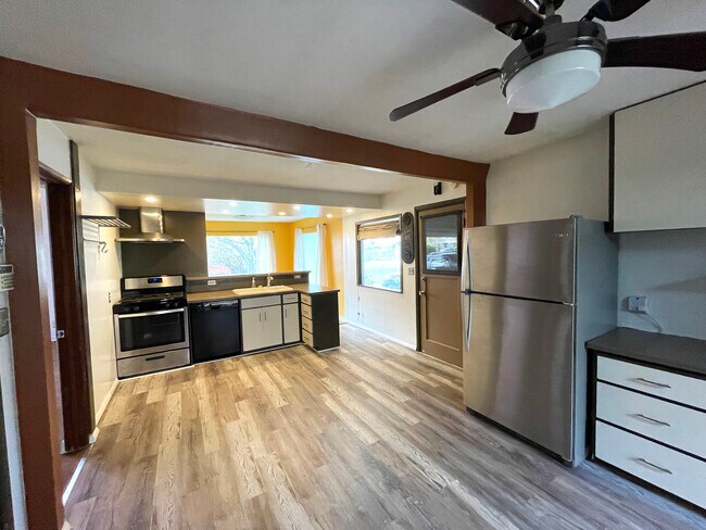 Foto del edificio - 1616 Perry Ave