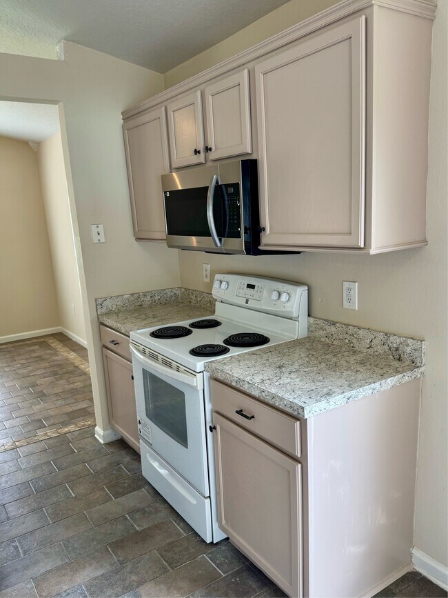 Foto del edificio - 2711 Breakwater Ct