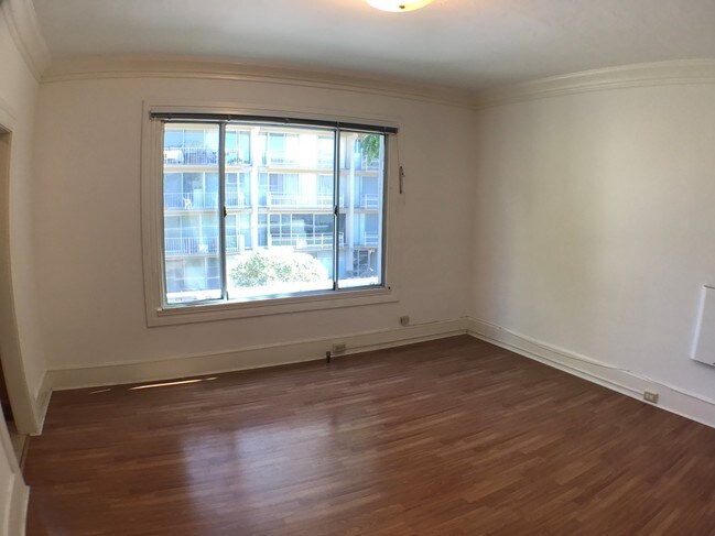 Foto del edificio - 1580 Madison St