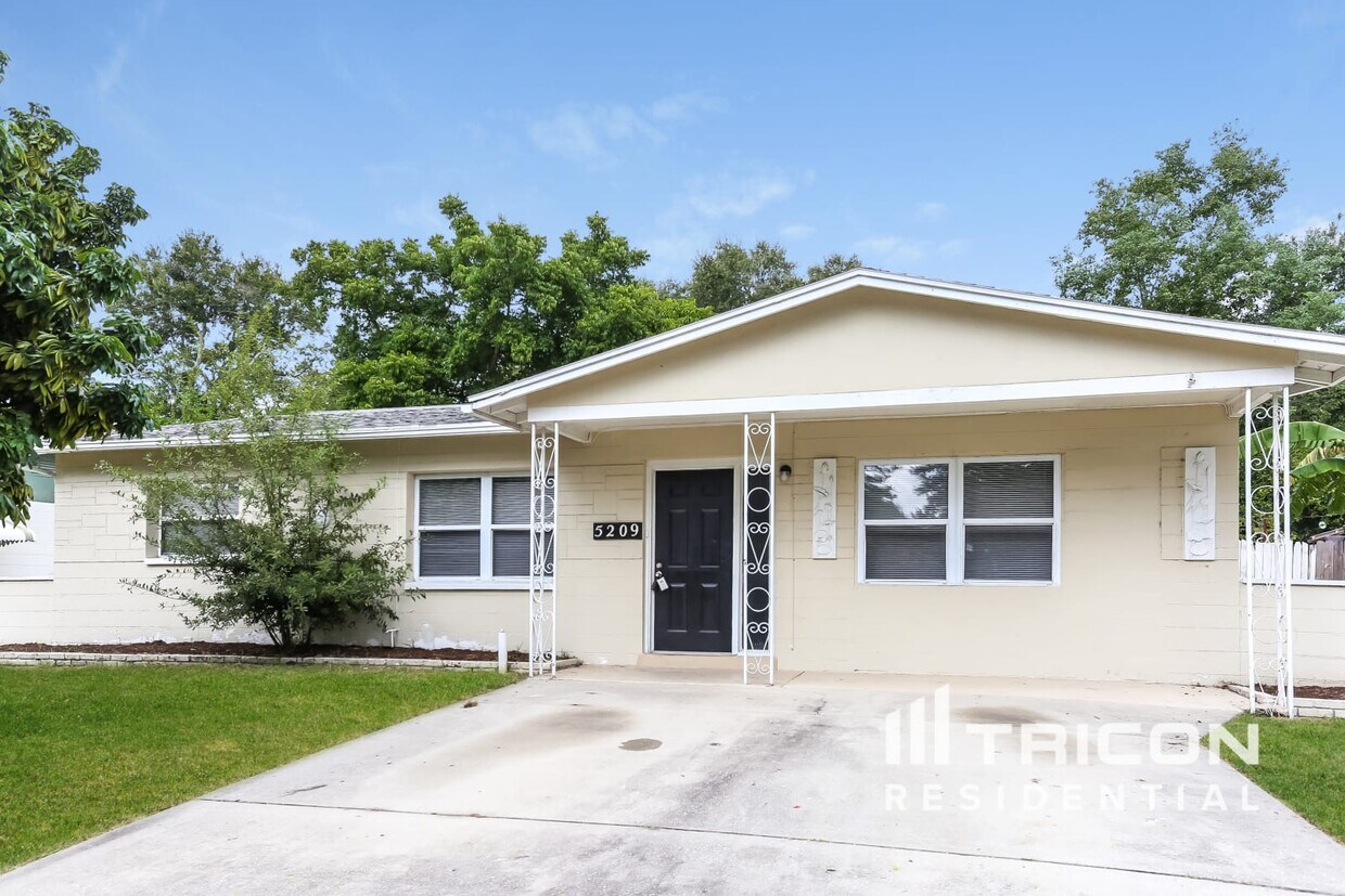Foto principal - 5209 100th Ave