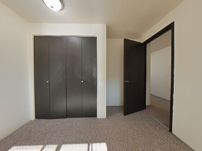 Foto del edificio - 1 Bedroom Apartment ~ Close to Campus ~ Sm...