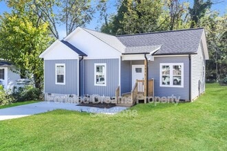 Building Photo - 107 Roanoke St Building Photo - 107 Roanoke St