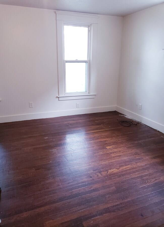Foto del edificio - 628 E Madison St