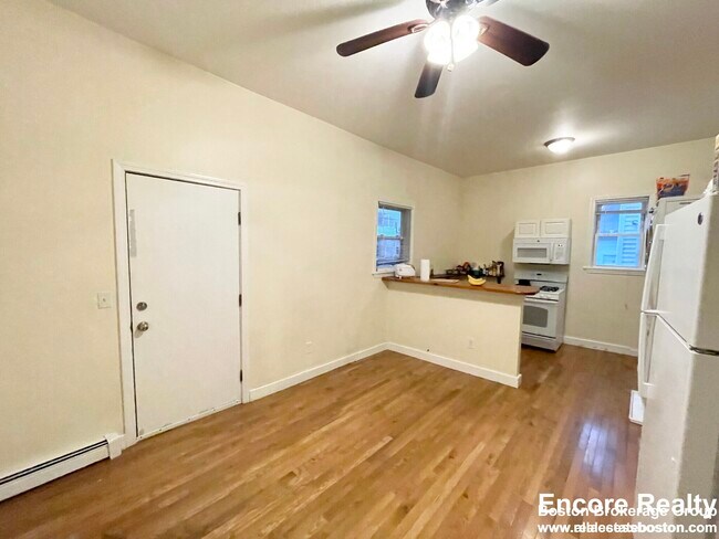 Foto del edificio - 29 Spring Garden St