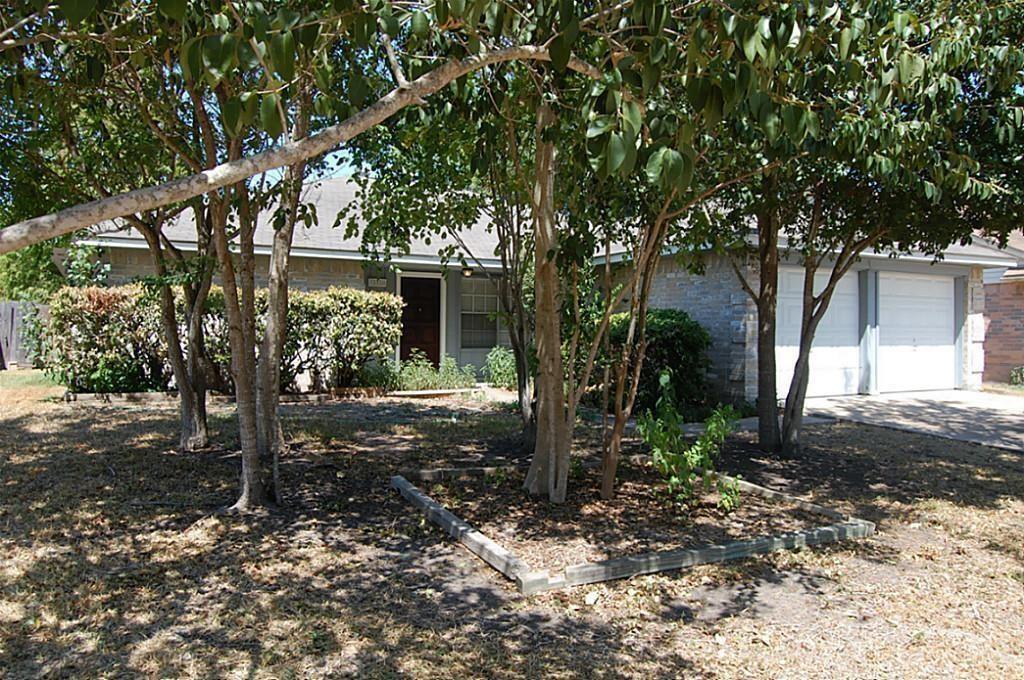 Foto principal - 15926 Pfeiffer Dr