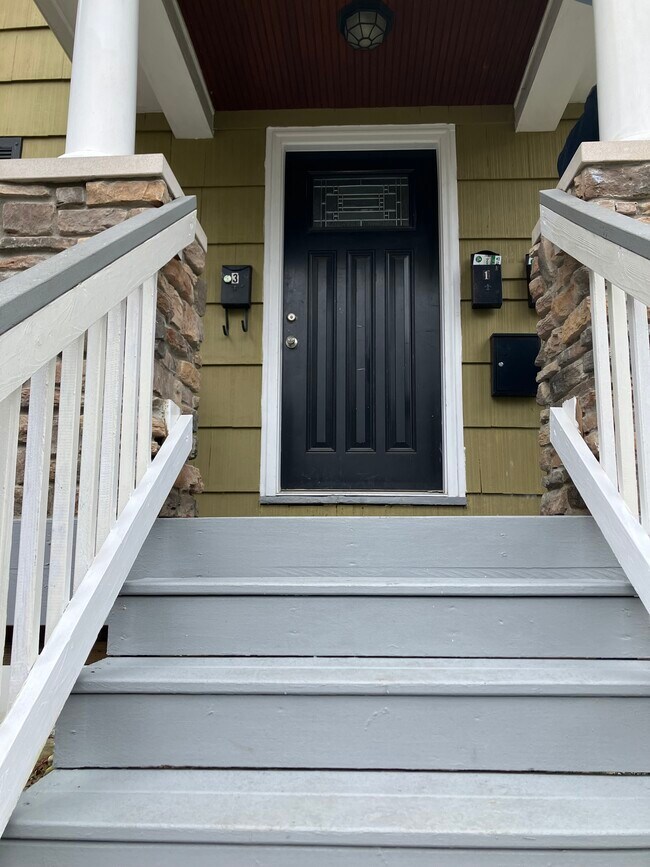 Foto del edificio - 6919 Grace Ave