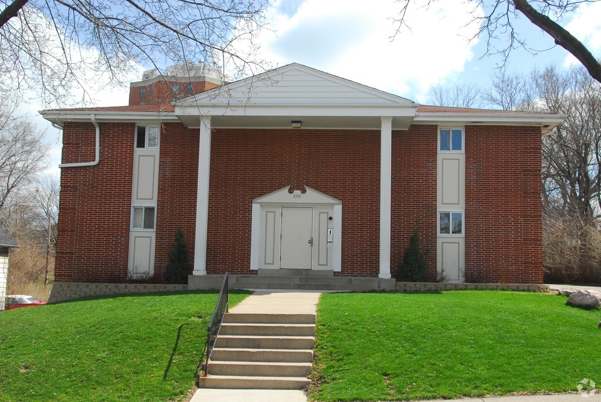 Primary Photo - River Bend Apartments
