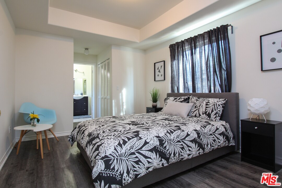 Foto principal - 16059 Hartland St