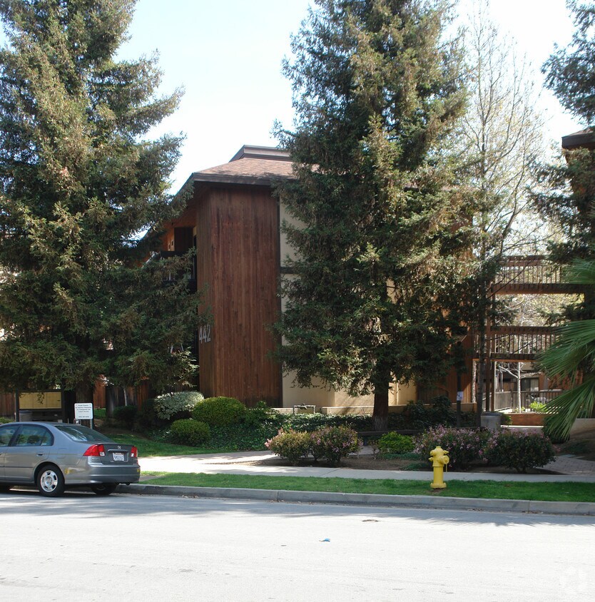 Foto del edificio - 430 S Catalina Ave